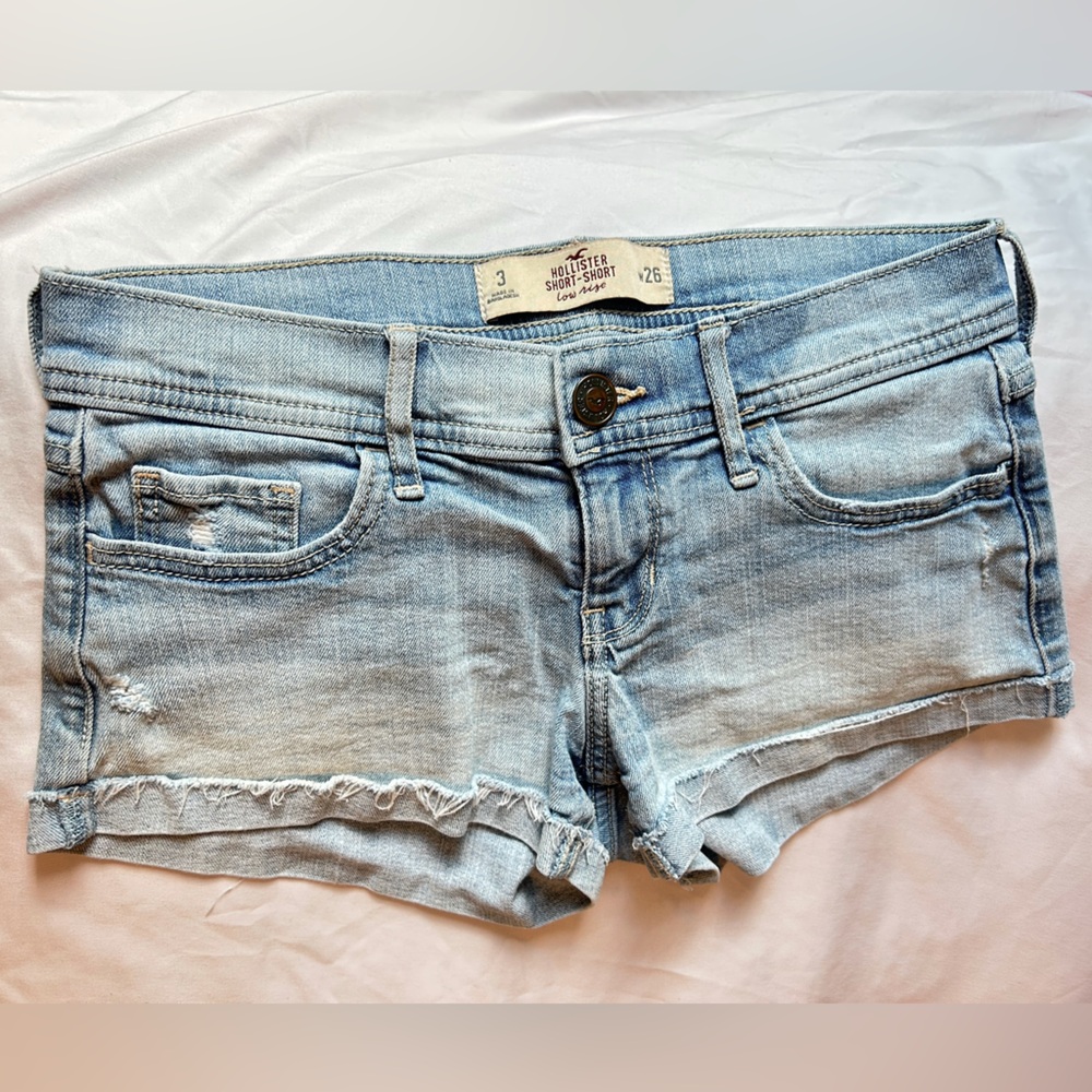 Hollister Short-Short Low Rise Distressed Denim Shorts